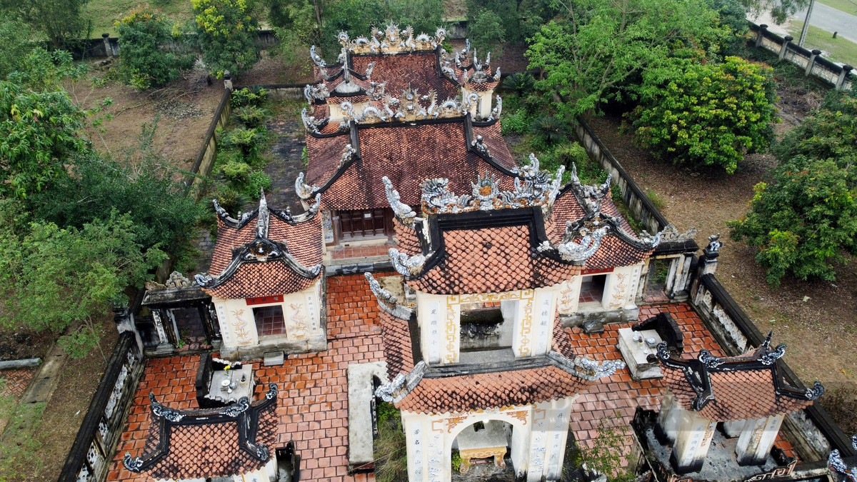 Mặc dù tồn tại qua bao thế kỷ, song đền Nen vẫn giữ được các bộ phận kiến trúc nguyên mẫu với các đường nét chạm khắc tinh xảo của những người thợ tài hoa, những nghệ nhân xưa.