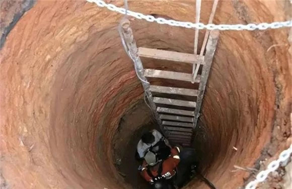 Mơ thấy kho báu dưới nhà, người đàn ông quyết đào, không ngờ tìm thấy - Hình 2 Mo thay kho bau duoi nha, nguoi dan ong quyet dao, khong ngo tim thay-Hinh-2