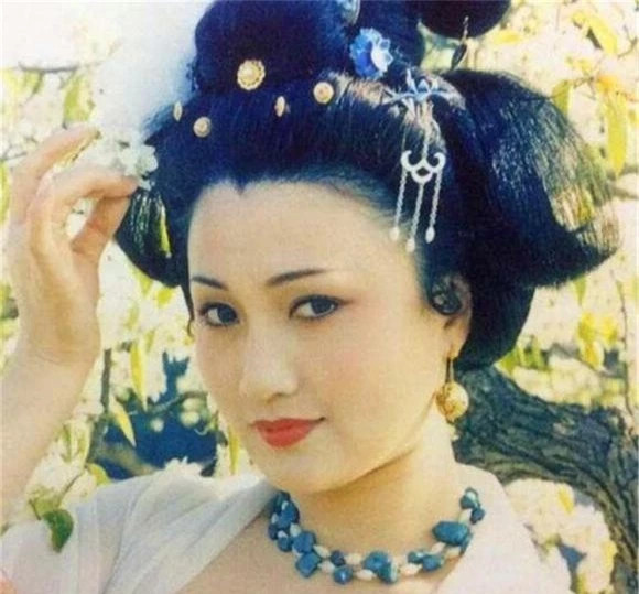 Duong Quy Phi khien Duong Huyen Tong me man nhan sac thuc su the nao?