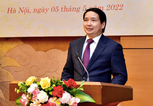 Ông Phạm Thái Hà, sinh năm 1976, quê quán tại huyện Tiền Hải, tỉnh Thái Bình. Ông Phạm Thái Hà có học vị Tiến sĩ kinh tế, là Kiểm toán viên hành nghề Việt Nam (CPA) chuyên về lĩnh vực tài chính, ngân hàng.