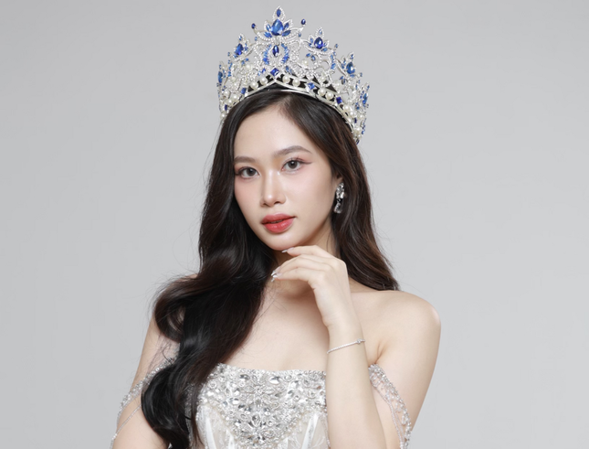 Nu sinh nganh Bao chi gianh vuong mien Hoa khoi USSH