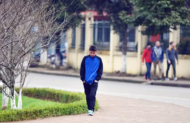 Toàn thị trấn du lịch này vắng vẻ, ngoài đường ít bóng người đi lại hơn thường lệ.