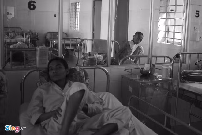 Cuộc sống của nhiều người chỉ còn tính bằng từng ngày, từng giờ.