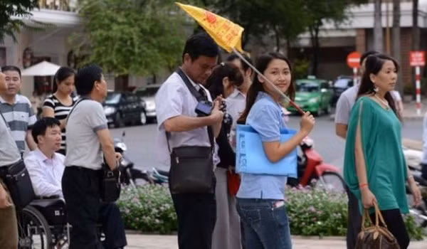 Theo số liệu của Tổng cục Thống kê, trong 11 tháng đầu năm 2014, lượng khách quốc tế đến Việt Nam đạt hơn 7,2 triệu lượt người, trong đó lượng khách Trung Quốc chiếm đến 25%, đạt trên 1,8 triệu lượt người.