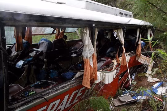 Theo lời kể của những hành khách, tài xế Long đã yêu cầu mọi người lùi về sau xe, chủ động đâm vào vách núi để xe tránh bị lao xuống vực, cứu hành khách. Anh Long chết tại chỗ. Phó thủ tướng Nguyễn Xuân Phúc đã gửi thư chia buồn tới gia đình anh Long, bày tỏ sự xúc động và cảm phục trước hành động của anh.