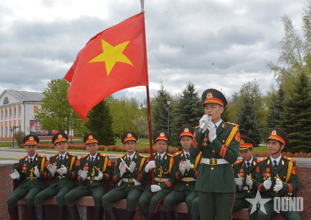 Nhung hinh anh “don tim” cua doan Viet Nam tham gia Le duyet binh tren Quang truong Do-Hinh-5