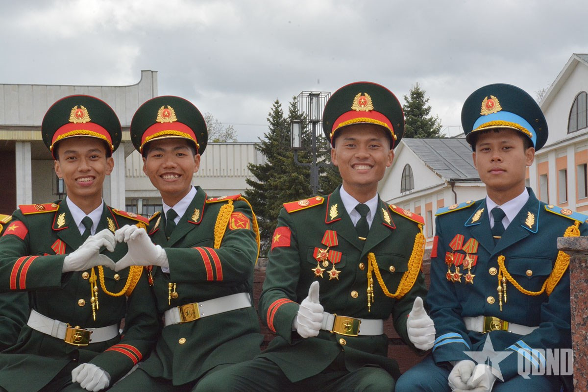 Nhung hinh anh “don tim” cua doan Viet Nam tham gia Le duyet binh tren Quang truong Do-Hinh-13