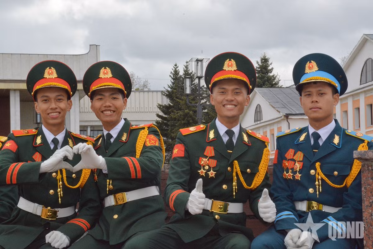 Nhung hinh anh “don tim” cua doan Viet Nam tham gia Le duyet binh tren Quang truong Do-Hinh-13