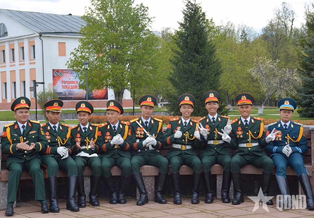 Nhung hinh anh “don tim” cua doan Viet Nam tham gia Le duyet binh tren Quang truong Do-Hinh-8