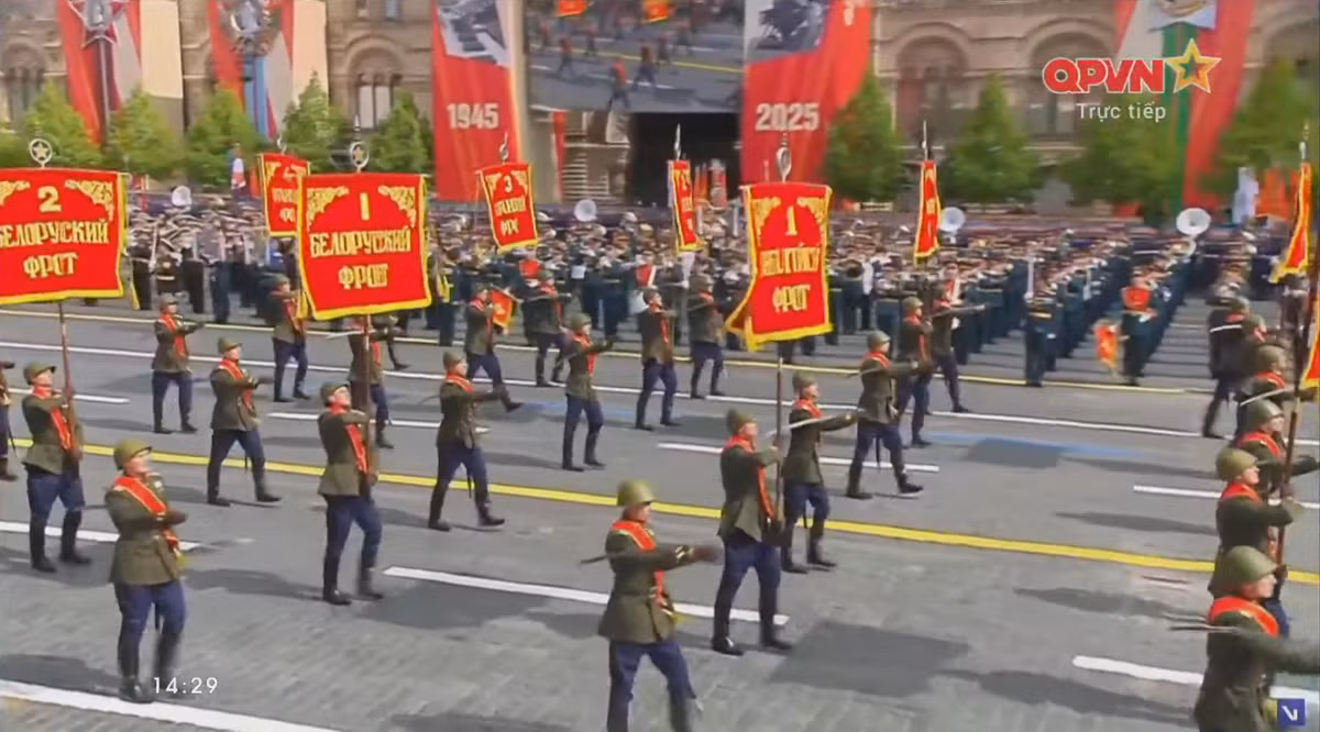 Viet Nam lan dau tham du le duyet binh Ngay Chien thang tren Quang truong Do-Hinh-47