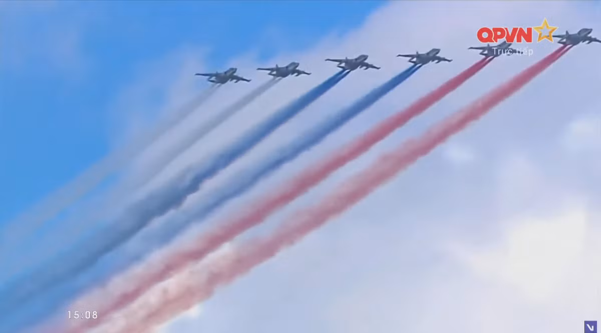 Viet Nam lan dau tham du le duyet binh Ngay Chien thang tren Quang truong Do-Hinh-4