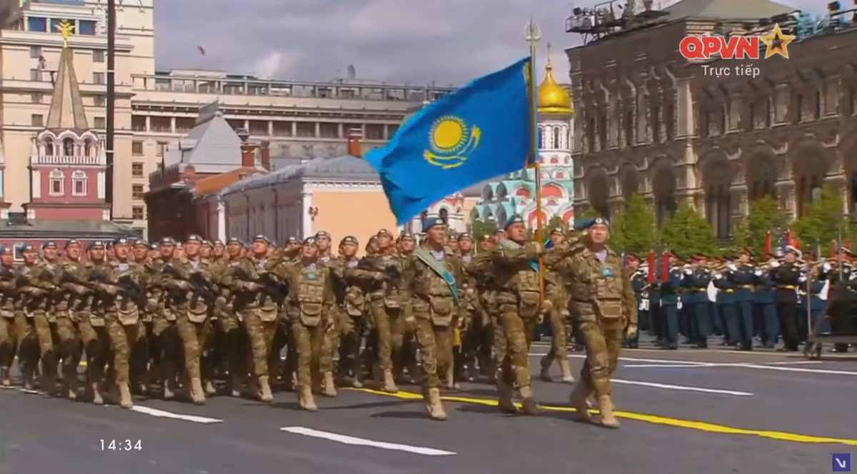 Viet Nam lan dau tham du le duyet binh Ngay Chien thang tren Quang truong Do-Hinh-44