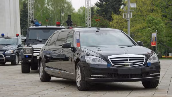Nga - Mercedes-Benz S-Class Limousine