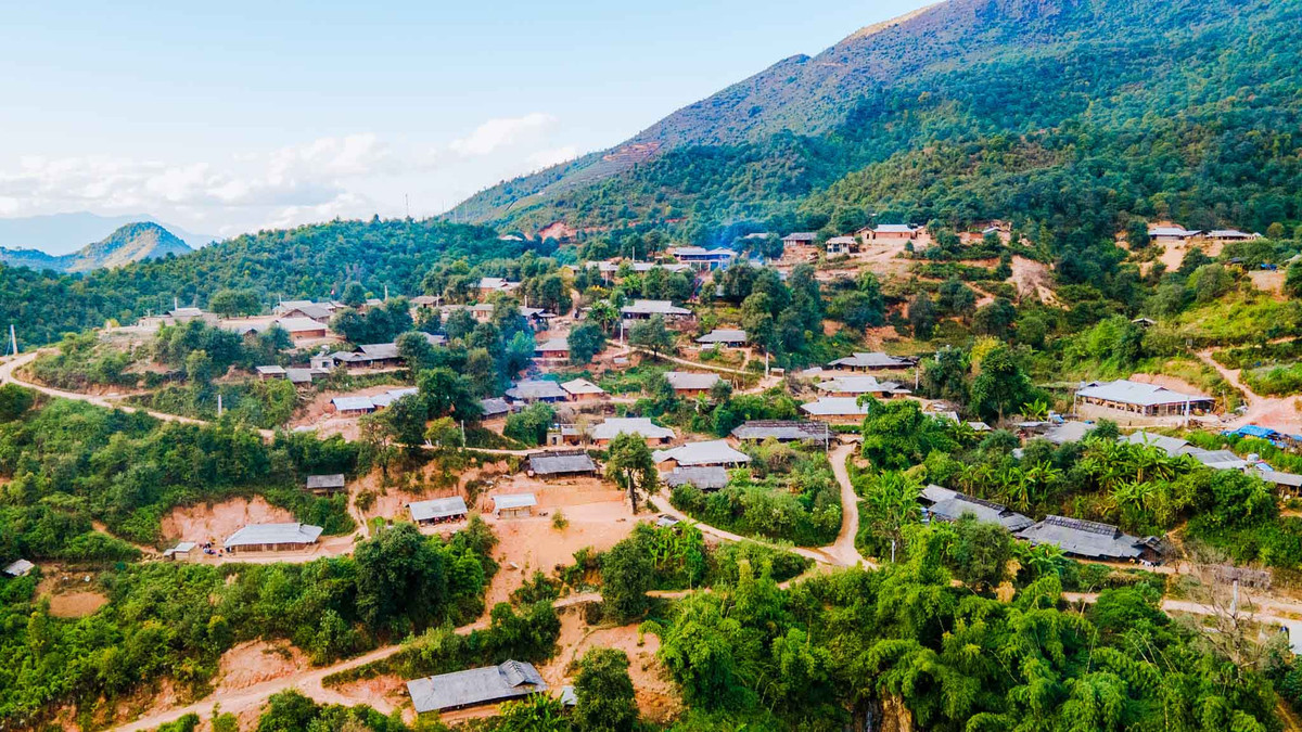 Toàn cảnh bản Nậm Nghiệp với góc nhìn từ trên cao . Ảnh: Vũ Ngọc Thiện.