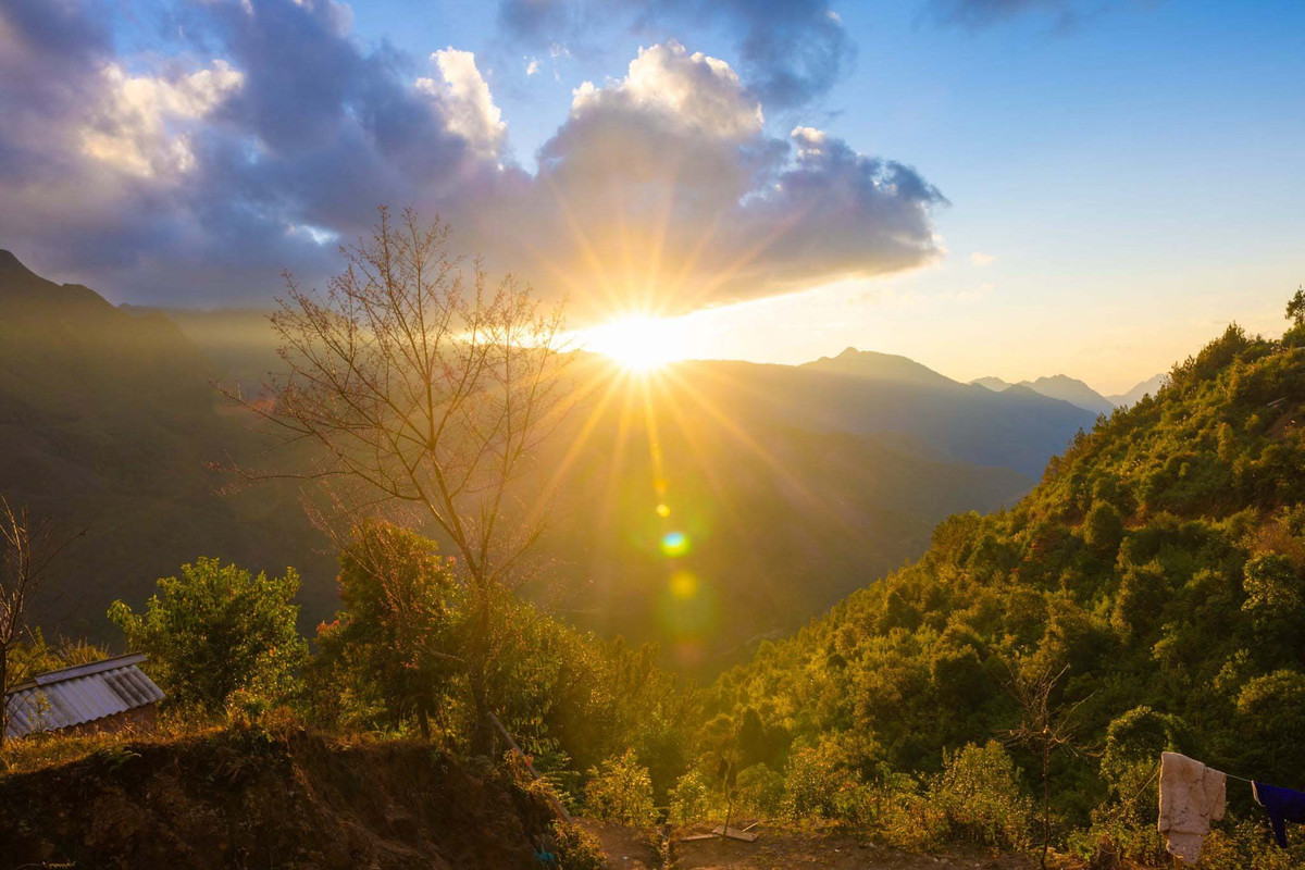  Bản Nậm Nghiệp có trên 130 hộ đồng bào người Mông sinh sống. Ảnh: Vũ Ngọc Thiện.