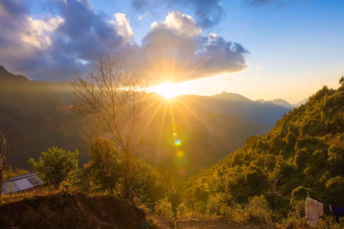  Bản Nậm Nghiệp có trên 130 hộ đồng bào người Mông sinh sống. Ảnh: Vũ Ngọc Thiện.