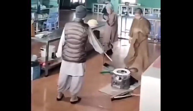 Hé lộ nguyên nhân khiến người phụ trách Thiền Viện Long Tượng đánh, chửi bới đệ tử He lo nguyen nhan khien nguoi phu trach Thien Vien Long Tuong danh, chui boi de tu