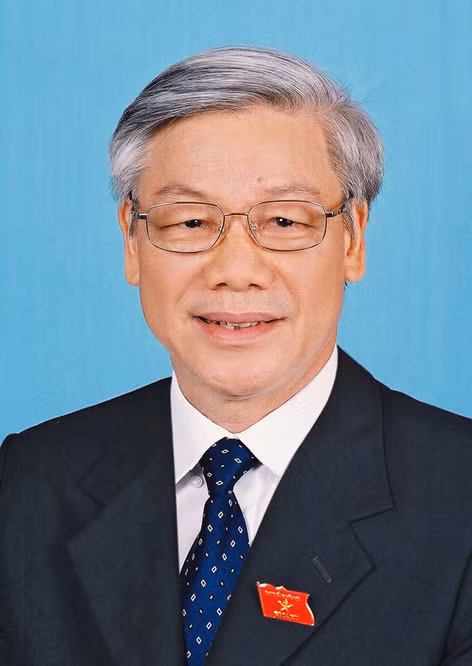 Đồng chí Nguyễn Phú Trọng (1944). Nguyên quán: Xã Đông Hội, huyện Đông Anh, Hà Nội. Được bầu tại Đại hội Đại biểu Đảng Cộng sản Việt Nam lần thứ 11. Nhiệm kỳ: 19/1/2011 - nay.