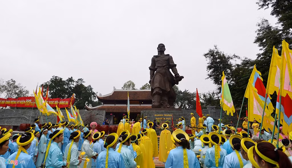 “Mong Nam Tet tran thang to“