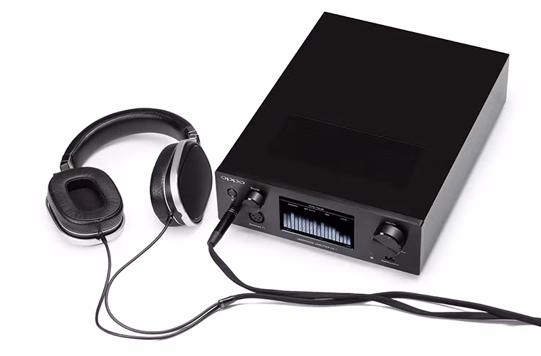 Bên cạnh kết cấu màng loa đặc biệt, hãng sử dụng hai cuộn dây nhôm dẹp được thiết kế dạng xoắn ốc để có thể tối giản tác dụng lực tĩnh điện lên màng loa. Tai nghe OppO PM1 đạt độ động 102dB trong khi các tai nghe thông thường sử dụng cùng công nghệ chỉ có độ động khoảng 100dB. Ưu thế về độ động cao cho phép tai headphone đầu bảng của OppO kết nối trực tiếp với smartphone, tablet mà không cần qua các khuếch đại headphone amp.