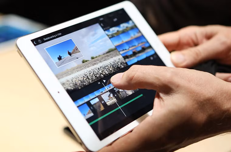 iPad Mini 4 có thể sẽ ra mắt vào mùa thu 2015. Phiên bản mới này chắc chắn sẽ được trang bị một chip xử lý nhanh hơn và camera tốt hơn.