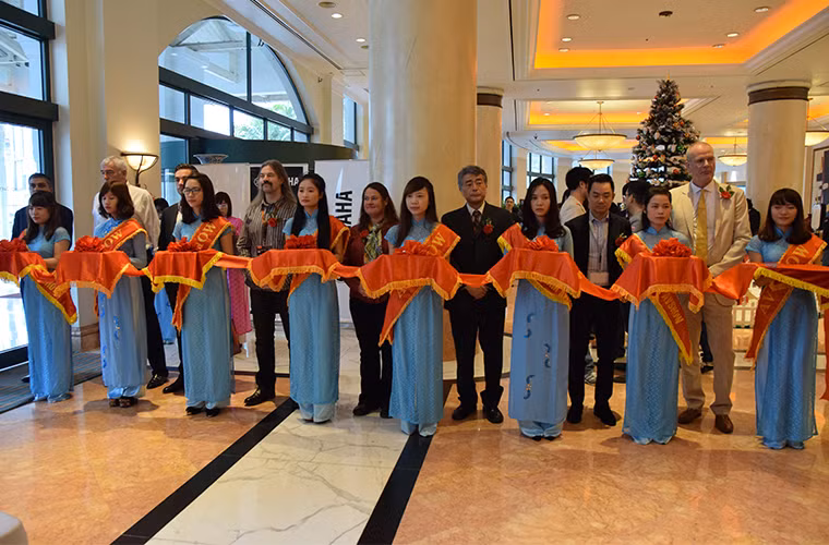 Nghi lễ cắt băng khánh thành, chính thức khai mạc triển lãm AV Show Hà Nội 2014.