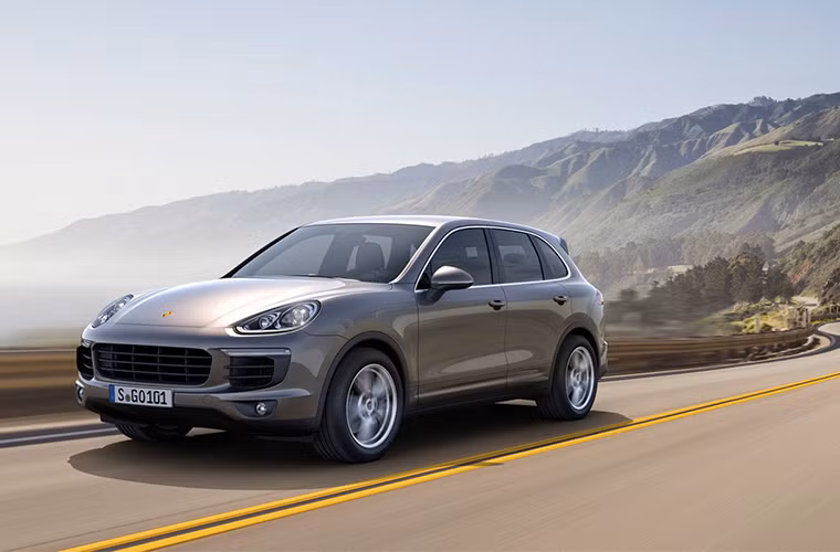 Porsche Cayenne - 87% xếp thứ 4 trong số những mẫu xe được chuộng nhiều nhất.