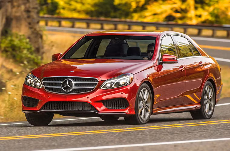 Mercedes-Benz E250 BlueTec - 88%, xếp thứ 3 trong số những mẫu xe được chuộng nhiều nhất.