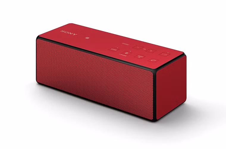 SONY SRS-X3: Chiếc loa không dây mini này của Sony tuy trông nhỏ nhắn nhưng được trang bị 2 loa bức xạ thụ động cùng chế độ âm thanh Wide Stereo sống động. Tuy nhiên, thời lượng pin sử dụng 7 tiếng là khá thất vọng và có kiểu dáng kén người dùng. Nhưng nếu bạn thực sự cần sự giản tiện, chiếc loa này là tùy chọn đáng quan tâm về thương hiệu và mức giá bán (124,99 USD).