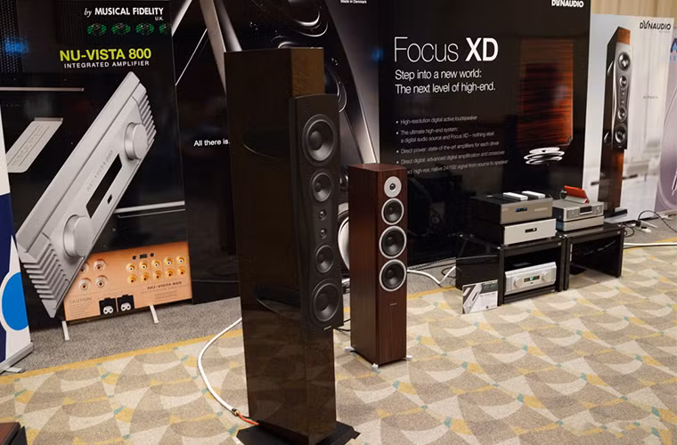 Focus XD trang bị module khuếch đại digital của Texas Instruments có công suất 150W kết nối trực tiếp với từng driver mà không thông qua bộ phân tần. Bên cạnh đó, loa Focus XD còn được tích hợp vi xử lý DSP cho phép thực hiện các hiệu chỉnh sâu về pha thời gian, giúp hỗ trợ điều chỉnh để có thể tối ưu trình diễn trong từng điều kiện phòng nghe khác nhau.