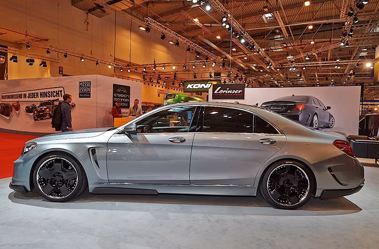 Sau khi được nâng cấp với gói độ đặc biệt của Lorinser, giá trị chiếc xe lên đến khoảng 168.206 € (gần 4,5 tỷ đồng).