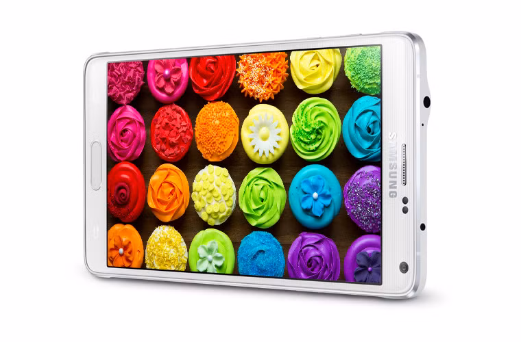 Galaxy Note 4 là smartphone có màn hình hiển thị tốt nhất. Khi ra mắt, chiếc phablet đầu bảng này của Samsung nhận được rất nhiều đánh giá cho rằng màn hình Note 4 là tuyệt nhất ở thời điểm hiện tại. Theo thử nghiệm của DisplayMate, màn hình của Note 4 hiển thị màu chính xác nhất.