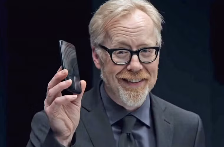 Không có gì xảy ra hết, chiếc điện thoại màn hình Gorilla Glass trông như mới lên kệ.