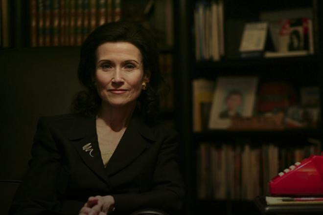 Marilyn Vos Savant sinh năm 1946 và bắt đầu nổi tiếng ở tuổi thiếu niên khi cô được tổ chức kỷ lục Guinness công nhận là người có điểm IQ cao nhất năm 1980. Vào thời điểm đó, 190 điểm mà cô đạt được là chỉ số IQ cao nhất.. Sau khi được Guinness công nhận, Marilyn Vos Savant đã trở thành một nhà văn nổi tiếng với một cuốn sách “Hỏi Marilyn” và “Hộp thư của Annie”, nơi mọi người có thể gửi câu hỏi cho cô và nhận câu trả lời từ cô. Còn Judit Polgar được công nhận là kỳ thủ nữ giỏi nhất so với các kỳ thủ cùng trang lứa khi cô đạt được trình độ kiện tướng ở tuổi 15 và là kiện tướng cờ vua trẻ nhất vào thời điểm đó.