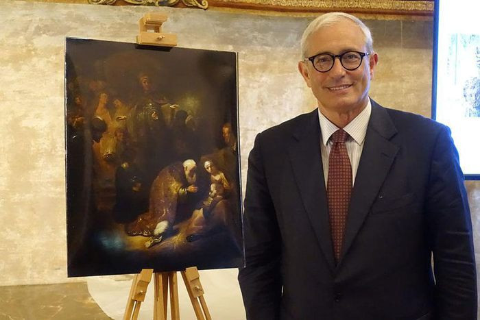 Mùa hè năm nay, Tổ chức Di sản Ý đã xác nhận bức tranh sơn dầu “Sự tôn thờ của các đạo sĩ” là bản gốc của họa sĩ tài hoa người Hà Lan Rembrandt. Ông đã vẽ tác phẩm này vào năm 1632-1633, mô tả ba nhà thông thái gặp gỡ Giêsu lần đầu tiên