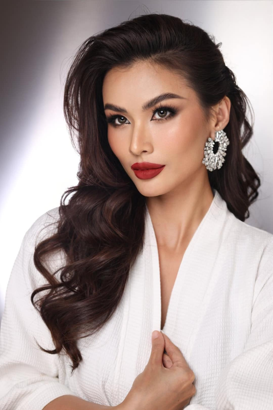 Top 5 Hoa hau Hoan vu Viet Nam vua duoc ban trai cau hon-Hinh-9