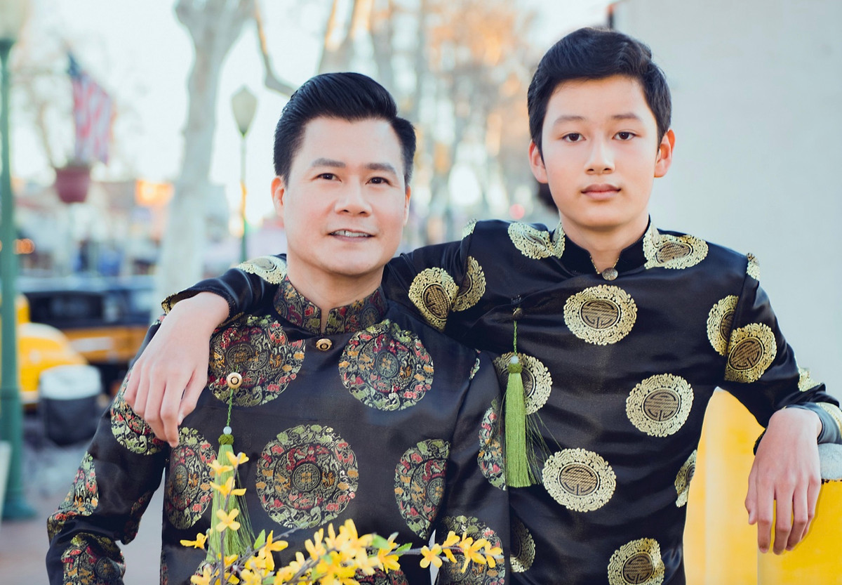 Hai nam ca si dinh dam, hon nhan do vo, doc than o tuoi U50-Hinh-4