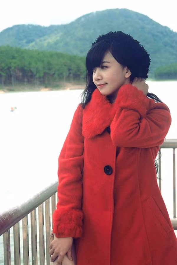 MC “Bánh bèo” từng nhận danh hiệu giải ba Học sinh giỏi Quốc gia môn Sinh học và được tuyển thẳng vào khoa Răng Hàm Mặt, trường Đại học Y Dược TP HCM. ( Ảnh: nguồn Yeah1).