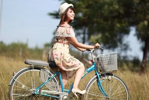 Bên cạnh đó Hải Băng phải tặng hộp nhỏ cho một số khách hàng thử nghiệm, cũng như để giới thiệu sản phẩm của mình...