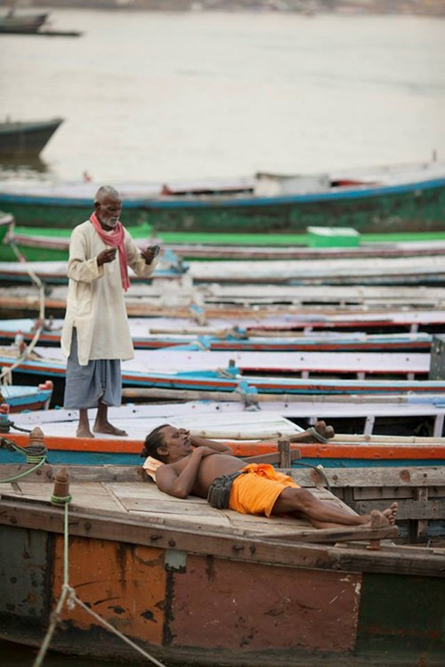 Khi tác giả hỏi ngồi thiền ông thấy gì, đạo sĩ nói ông thấy những con hổ gầm rú, bởi theo ông khi con người hòa nhập với đấng tối cao thì năng lượng vũ trụ sẽ tràn vào cơ thể và con hổ đó là dạng năng lượng truyền thấu qua người. Chúa trời khi ấy hòa nhập vào con người ông, mang cho ông sức mạnh và nội lực...