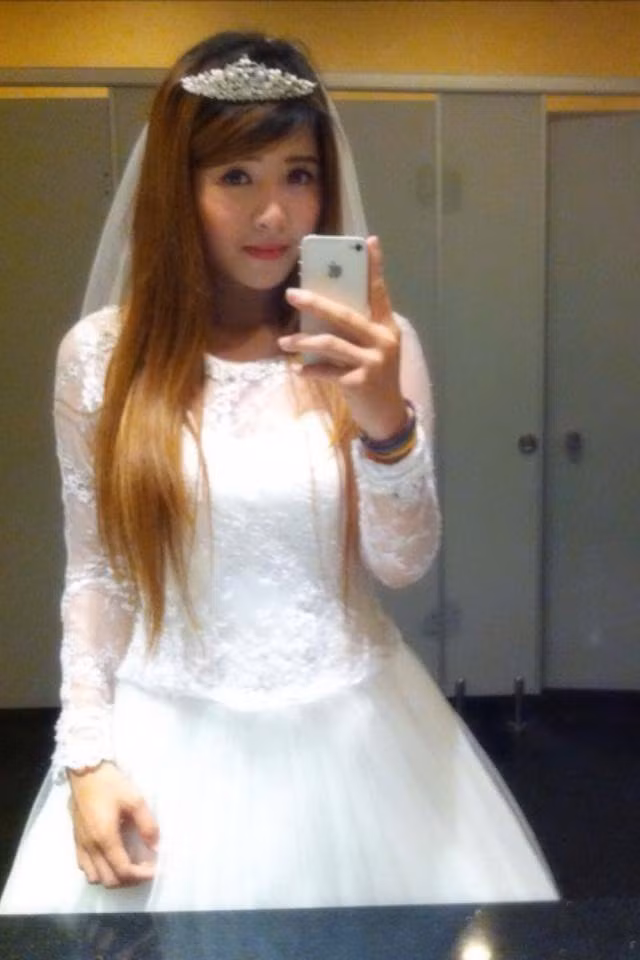 Tú Lơ Khơ trong hình của một cô gái vô cùng xinh xắn và dễ thương trước kia.