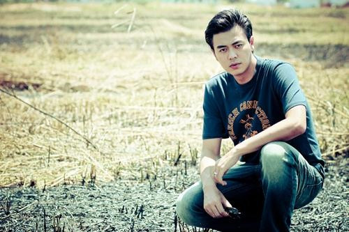 Sau nhiều năm gắn bó với chương trình gameshow mỗi trưa thứ 7, Tuấn Tú bất ngờ nói lời chia tay với Chiếc nón kỳ diệu trong sự nuối tiếc của người hâm mộ. Chia sẻ về lý do ngừng dẫn chương trình, MC Tuấn Tú cho biết anh sẽ đầu tư vào công việc mới và dành thời gian để ổn định gia đình.