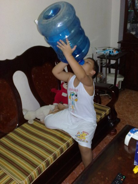 Em thấy khát nước quá!