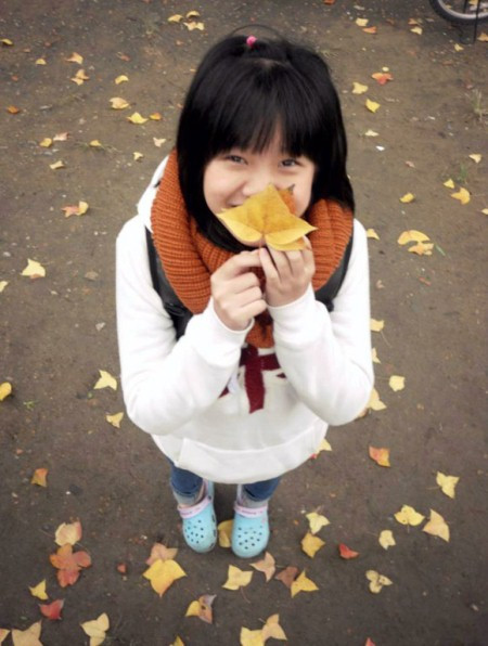 Sở hữu gương mặt đáng yêu và một chất giọng trong trẻo, Hoàng Nguyên còn có năng khiếu MC nổi bật.