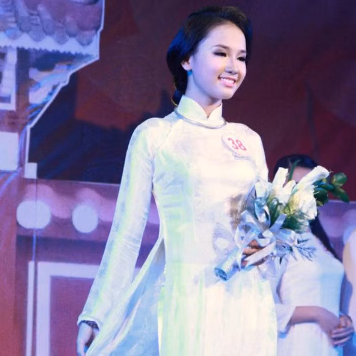 Cô bạn thường xuyên xuất hiện trong vai trò MC.