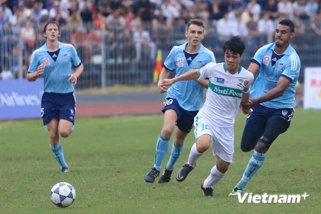 Công Phượng có rất ít tình huống bóng đáng chú ý trước U21 Sydney. Ảnh: Minh Chiến/Vietnam+.