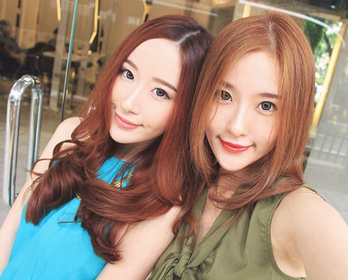 Hai chị em rất thân thiết, thậm chí có thể dùng chung một chiếc bàn chải đánh răng.