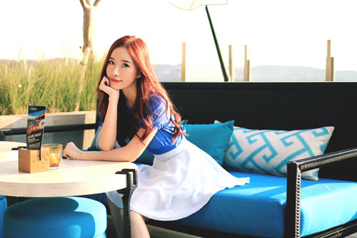 Elle Yamada (tên đầy đủ là Elissa Yamada), 25 tuổi, tốt nghiệp trường quốc tế Swiss German University. Elle từng được nhiều tạp chí nêu tên trong top các blogger nổi tiếng có phong cách đẹp.