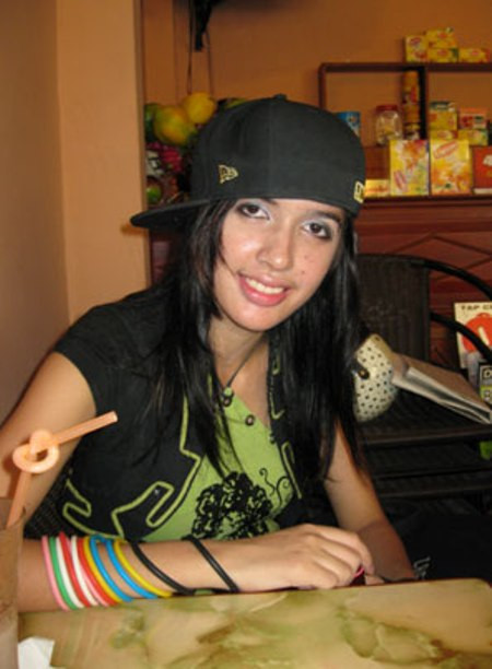 Liliya chia sẻ: "Mỗi thế hệ đều có người tốt, kẻ xấu. Càng thế hệ sau càng biết nhiều hơn và tiếp thu nhanh hơn những cái mới xuất hiện trên thế giới. Nếu nói 9x 'hư' thì chỉ nên nói một bộ phận nhỏ mà thôi".