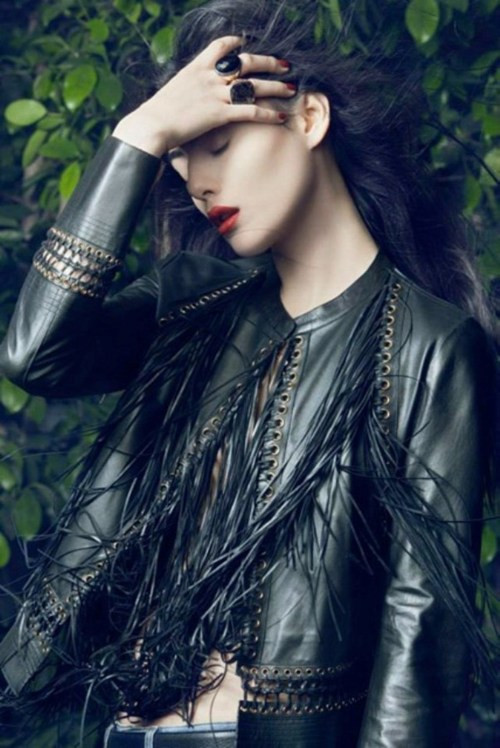 Ngoài khả năng là một người mẫu, Emily Jeanne còn là một DJ chuyên nghiệp.